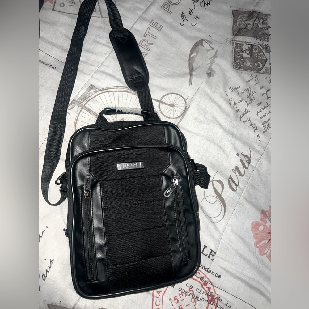 Kenneth Cole,‎ 17”laptop bag